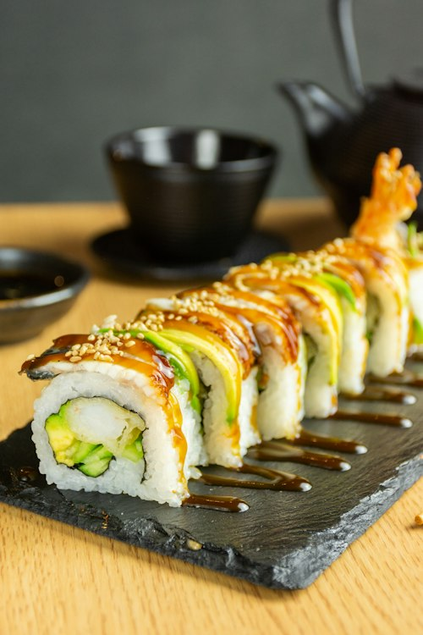 Dragon Roll — Producto Estrella de Sushi Ryu